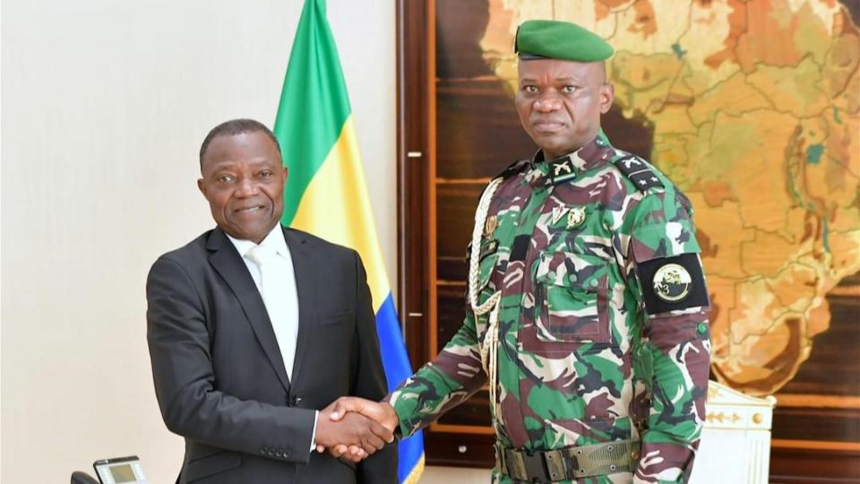 Transition au Gabon Dieudonné Aba a Owono nouveau président de la