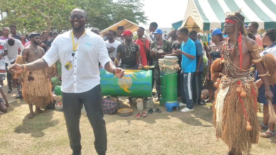 Oyem Joannick Ngomo Obiang En Visite Au Village Artisanal De La 