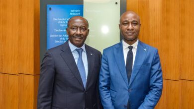 Dimitri Kévin Ndjebi (à droite), nouveau DG de BGFIBank Gabon aux côtés du PDG du Groupe BGFIBank, Henri Claude Oyima
