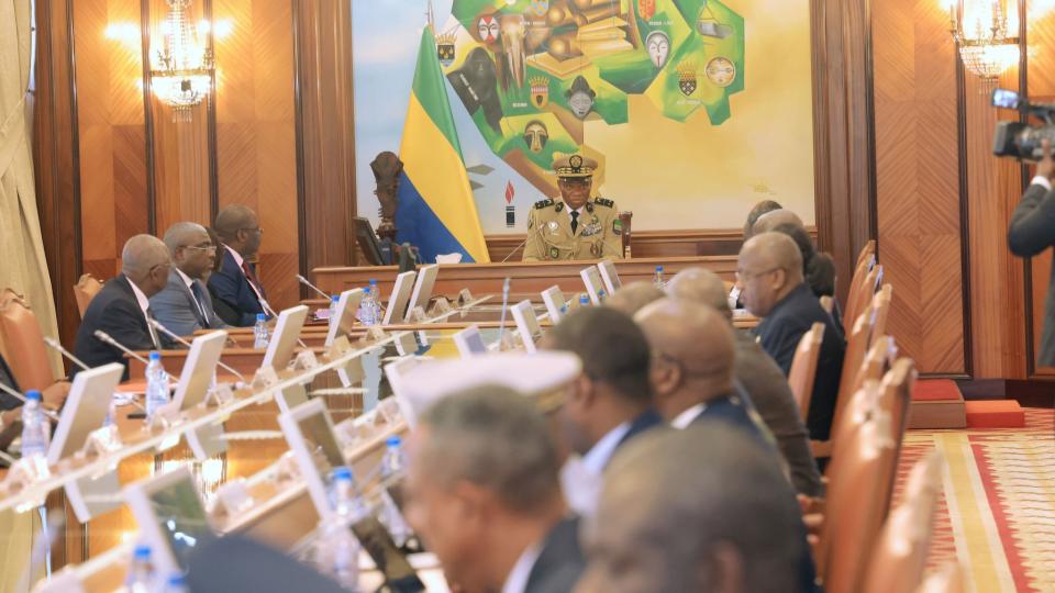 Gabon pourquoi le gouvernement s’entêtetil à augmenter ses dépenses